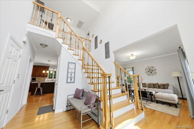 5 Gleneagles Court, Monroe, NY 10950