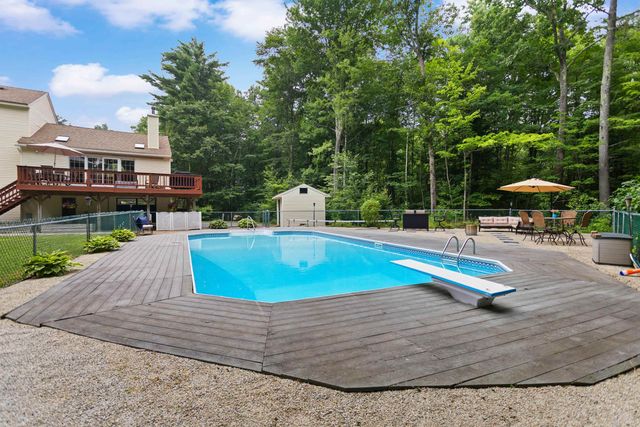 21 Kristin Drive, Derry, NH 03038