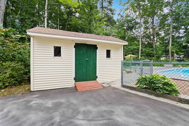 21 Kristin Drive, Derry, NH 03038