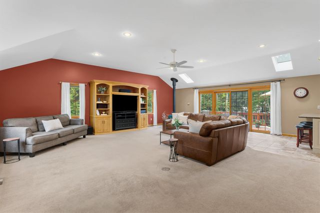 21 Kristin Drive, Derry, NH 03038