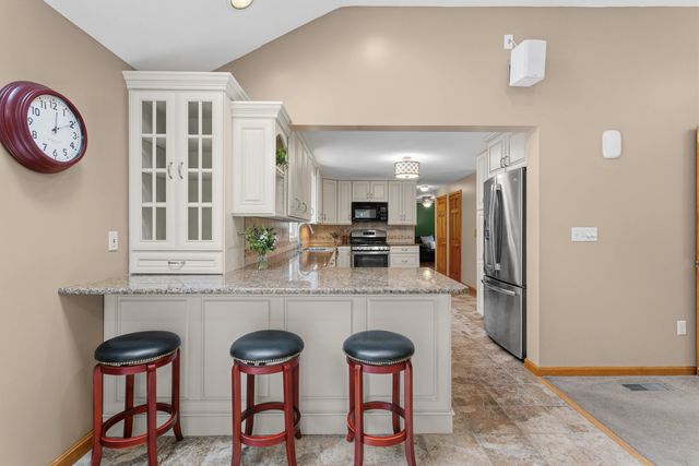 21 Kristin Drive, Derry, NH 03038