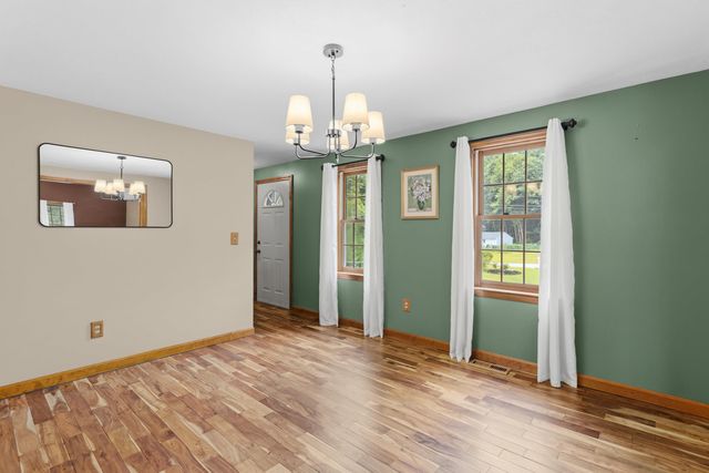 21 Kristin Drive, Derry, NH 03038