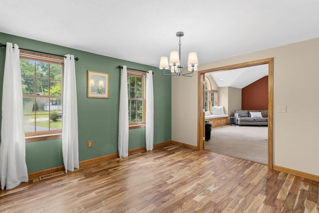 21 Kristin Drive, Derry, NH 03038