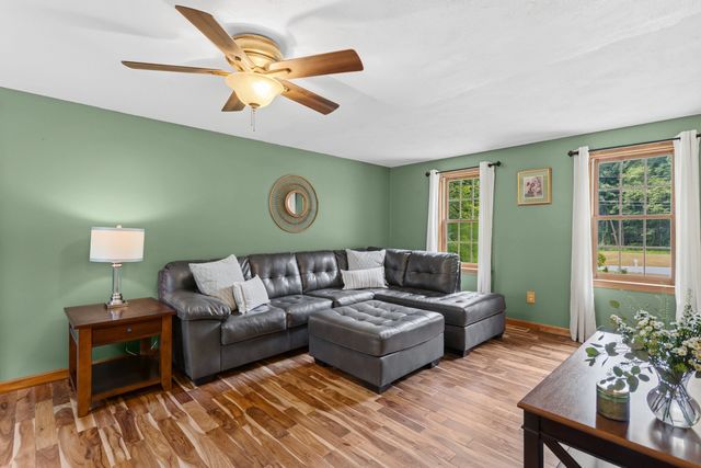 21 Kristin Drive, Derry, NH 03038