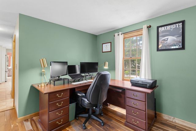 21 Kristin Drive, Derry, NH 03038