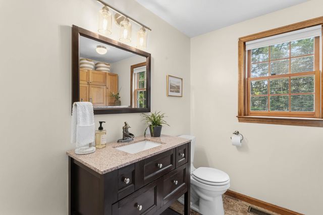 21 Kristin Drive, Derry, NH 03038