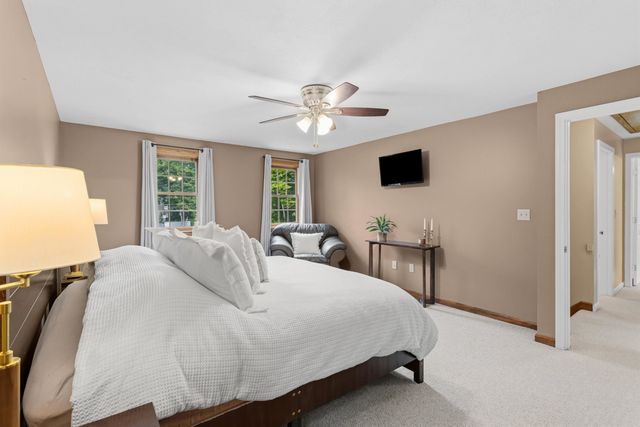 21 Kristin Drive, Derry, NH 03038