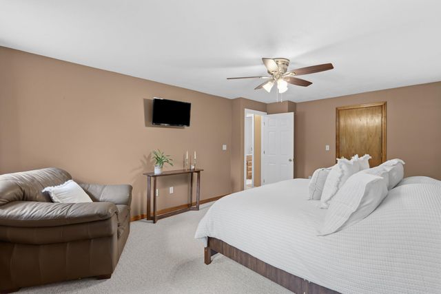 21 Kristin Drive, Derry, NH 03038
