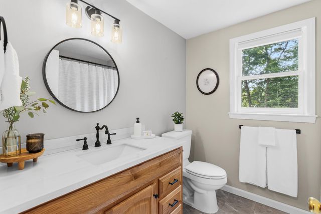 21 Kristin Drive, Derry, NH 03038