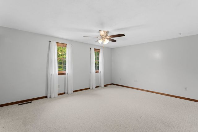 21 Kristin Drive, Derry, NH 03038
