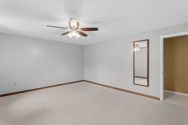 21 Kristin Drive, Derry, NH 03038