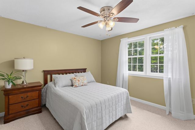 21 Kristin Drive, Derry, NH 03038