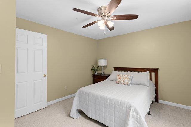 21 Kristin Drive, Derry, NH 03038