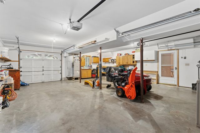 21 Kristin Drive, Derry, NH 03038
