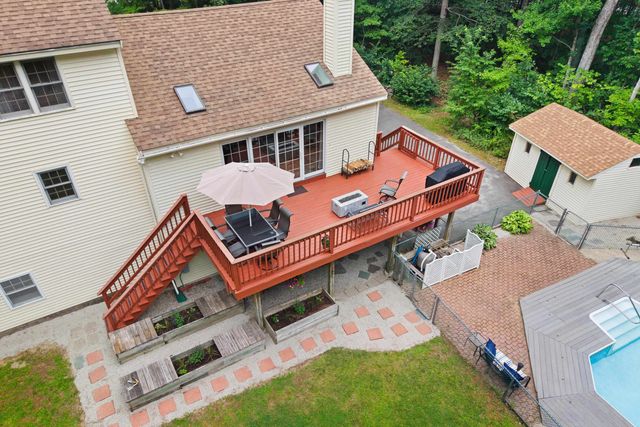 21 Kristin Drive, Derry, NH 03038