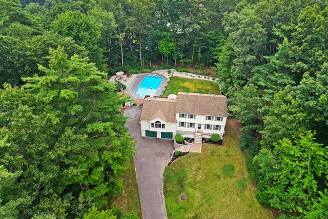 21 Kristin Drive, Derry, NH 03038