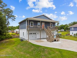 452 Crows Nest Lane, Sneads Ferry, NC 28460
