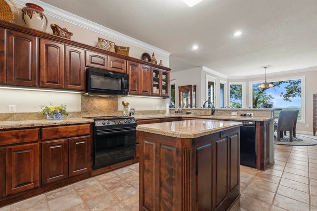 64 Montanoso Way, Hot Springs Village, AR 71909