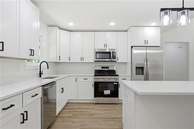 119 Rons Court NW, Calhoun, GA 30701