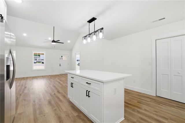 119 Rons Court NW, Calhoun, GA 30701
