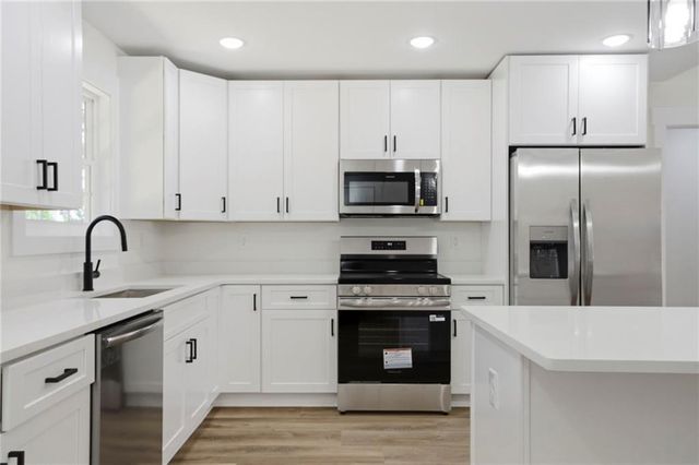 119 Rons Court NW, Calhoun, GA 30701