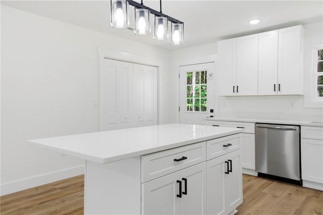 119 Rons Court NW, Calhoun, GA 30701