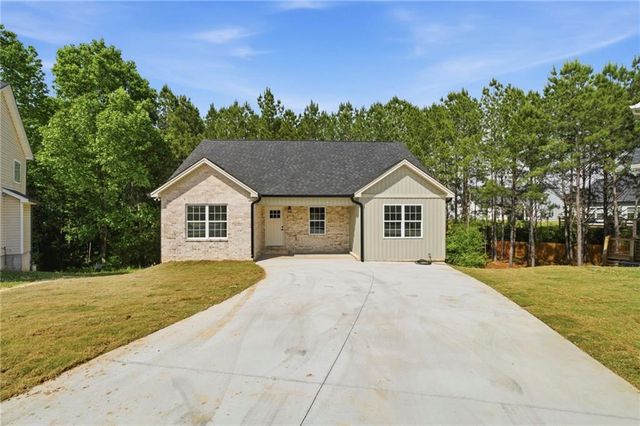 119 Rons Court NW, Calhoun, GA 30701