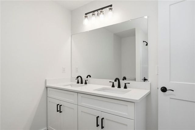 119 Rons Court NW, Calhoun, GA 30701