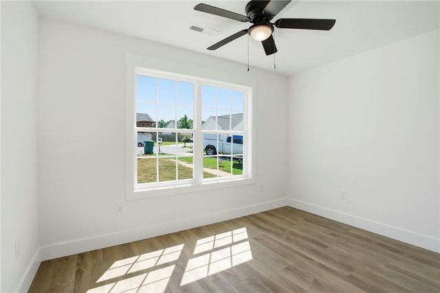 119 Rons Court NW, Calhoun, GA 30701