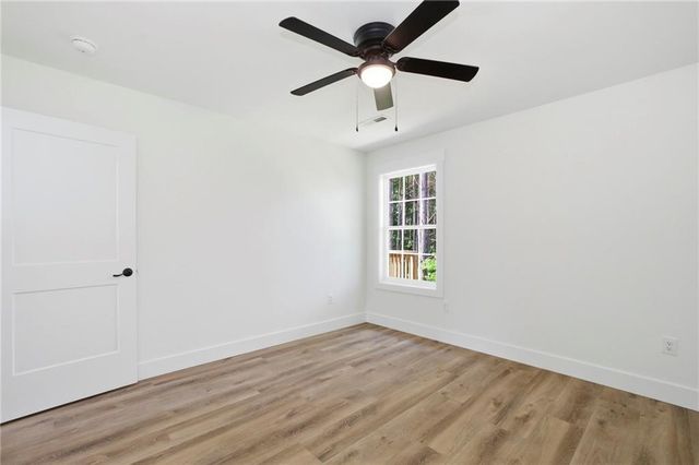 119 Rons Court NW, Calhoun, GA 30701