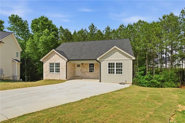119 Rons Court NW, Calhoun, GA 30701