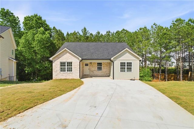 119 Rons Court NW, Calhoun, GA 30701