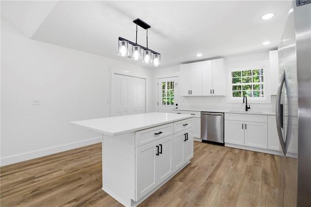119 Rons Court NW, Calhoun, GA 30701