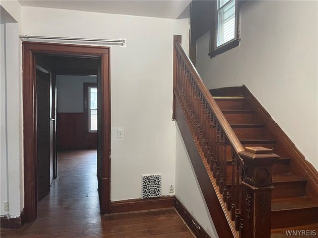 463 East Street, Buffalo, NY 14207