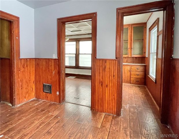 463 East Street, Buffalo, NY 14207