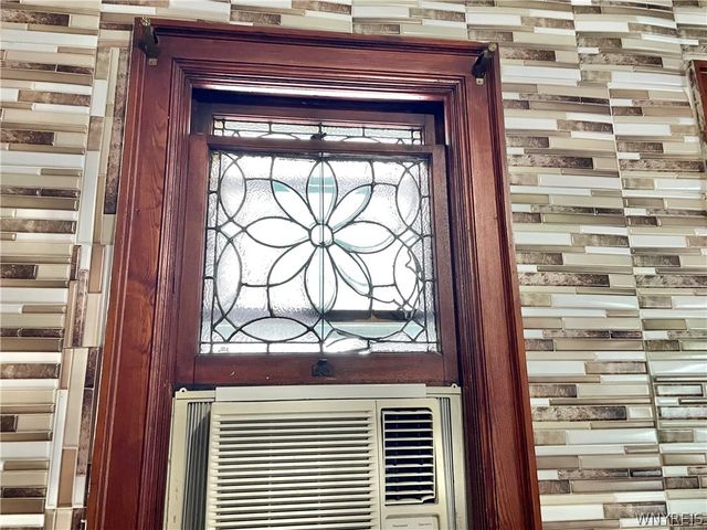 463 East Street, Buffalo, NY 14207