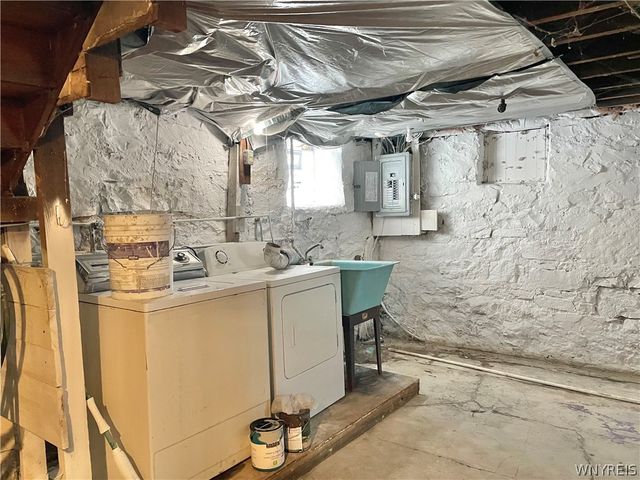 463 East Street, Buffalo, NY 14207