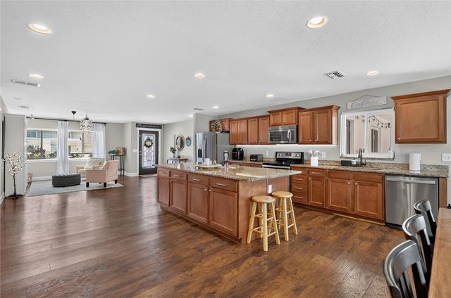 706 S OAKWOOD AVENUE, Brandon, FL 33511