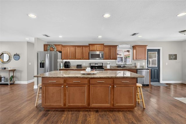 706 S OAKWOOD AVENUE, Brandon, FL 33511