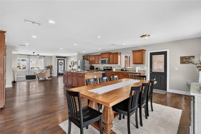 706 S OAKWOOD AVENUE, Brandon, FL 33511