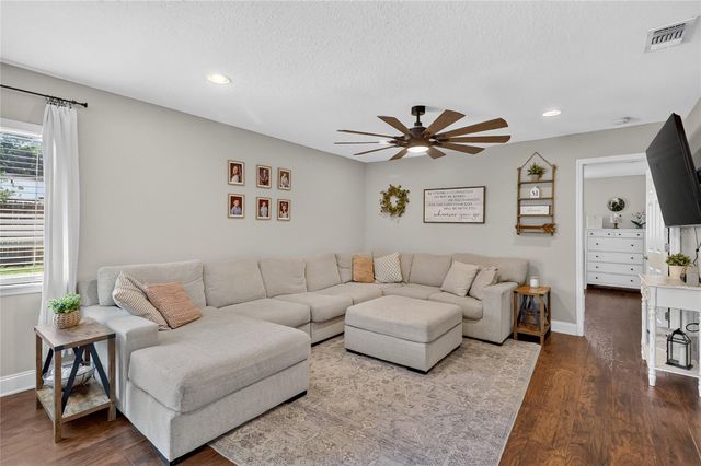 706 S OAKWOOD AVENUE, Brandon, FL 33511