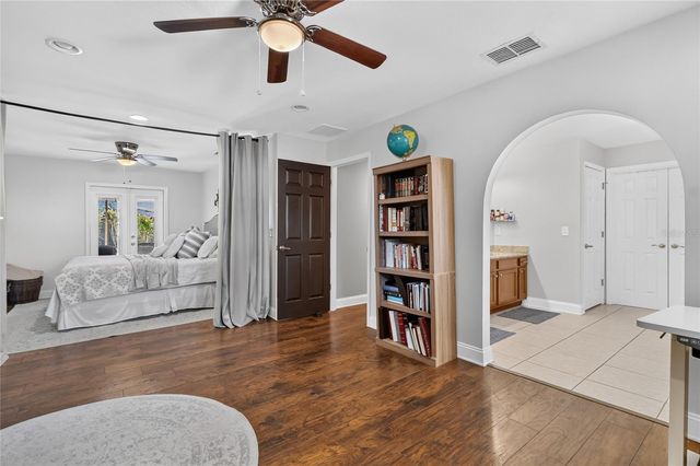 706 S OAKWOOD AVENUE, Brandon, FL 33511