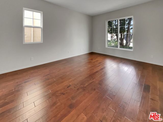 5692 Como Circle 34, Woodland Hills, CA 91367