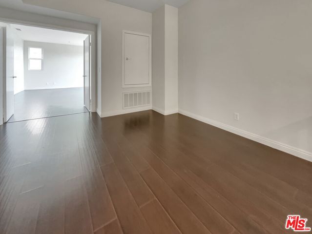 5692 Como Circle 34, Woodland Hills, CA 91367