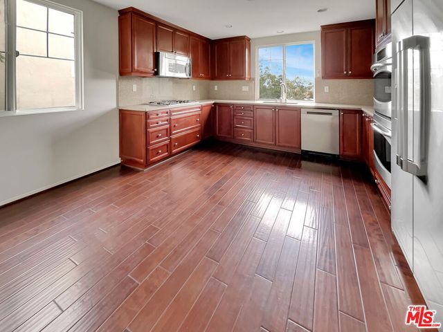 5692 Como Circle 34, Woodland Hills, CA 91367