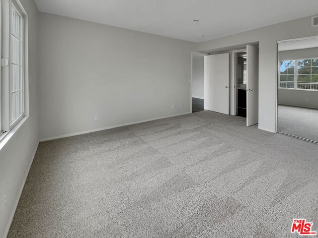 5692 Como Circle 34, Woodland Hills, CA 91367