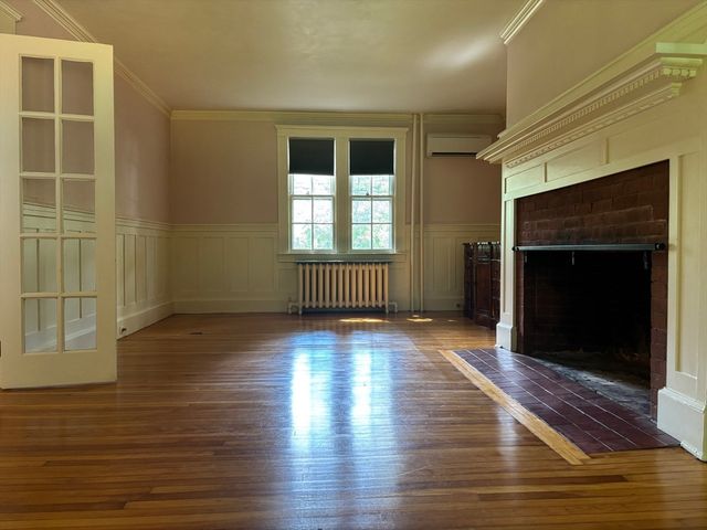 100 Dana, Amherst, MA 01002