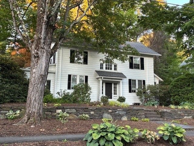 100 Dana, Amherst, MA 01002