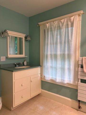 100 Dana, Amherst, MA 01002