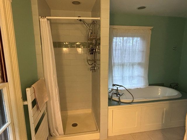 100 Dana, Amherst, MA 01002